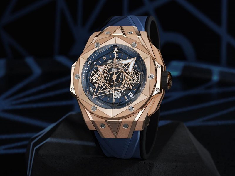 Обзор модели Hublot Big Bang Sang Bleu II с голубым циферблатом