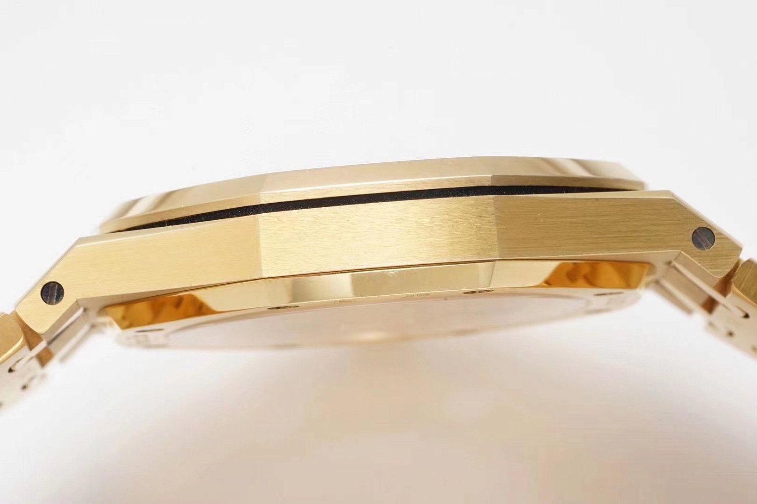 Audemars Piguet Royal Oak Automatic 39mm Jumbo 15202ST.OO.1240ST.01