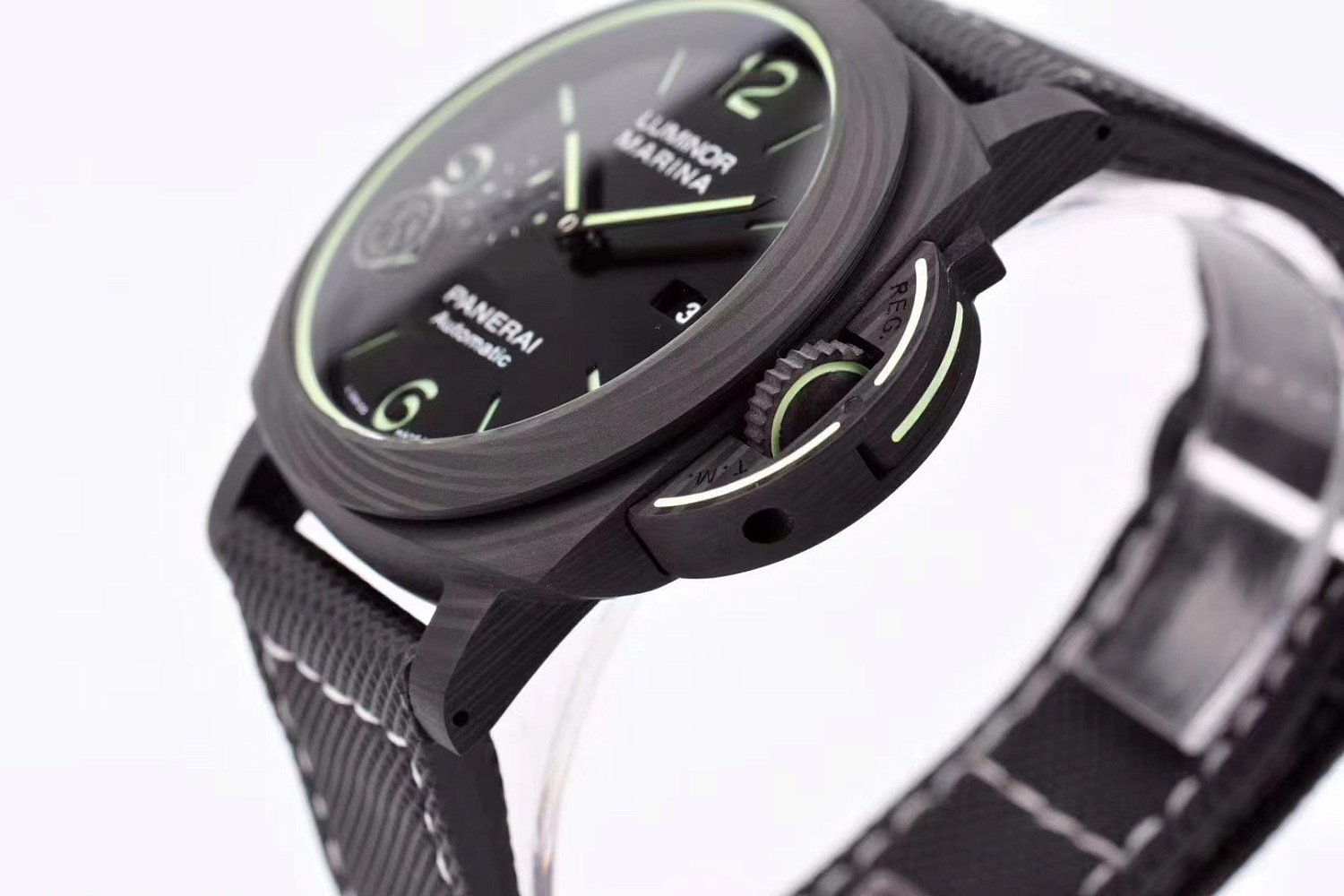 Officine Panerai Luminor Marina Carbotech™ 44mm PAM01118