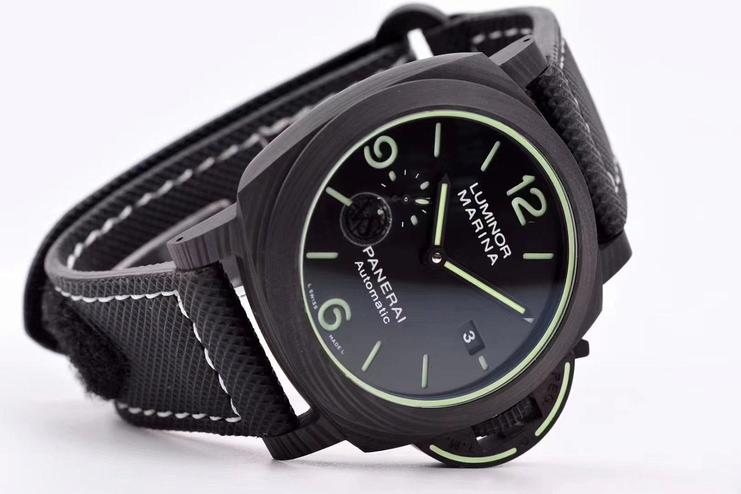 Officine Panerai Luminor Marina Carbotech™ 44mm PAM01118