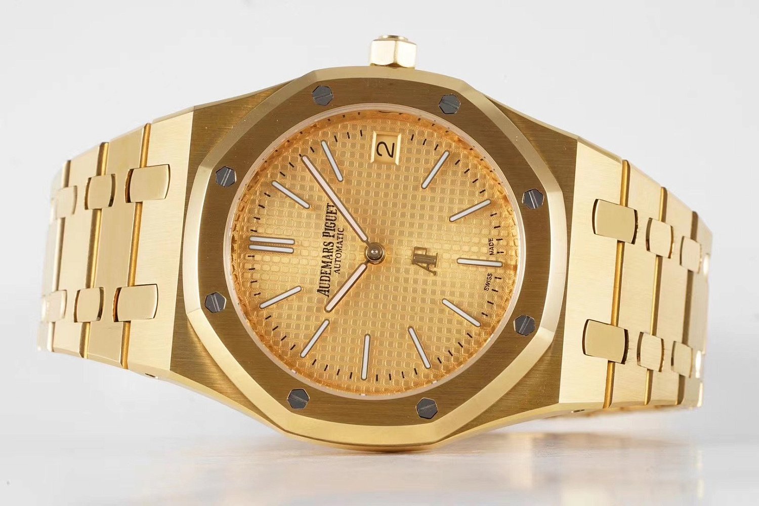 Audemars Piguet Royal Oak Automatic 39mm Jumbo 15202ST.OO.1240ST.01