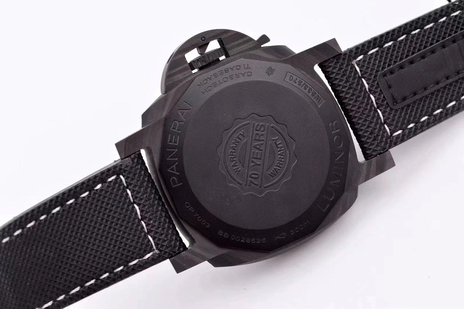 Officine Panerai Luminor Marina Carbotech™ 44mm PAM01118