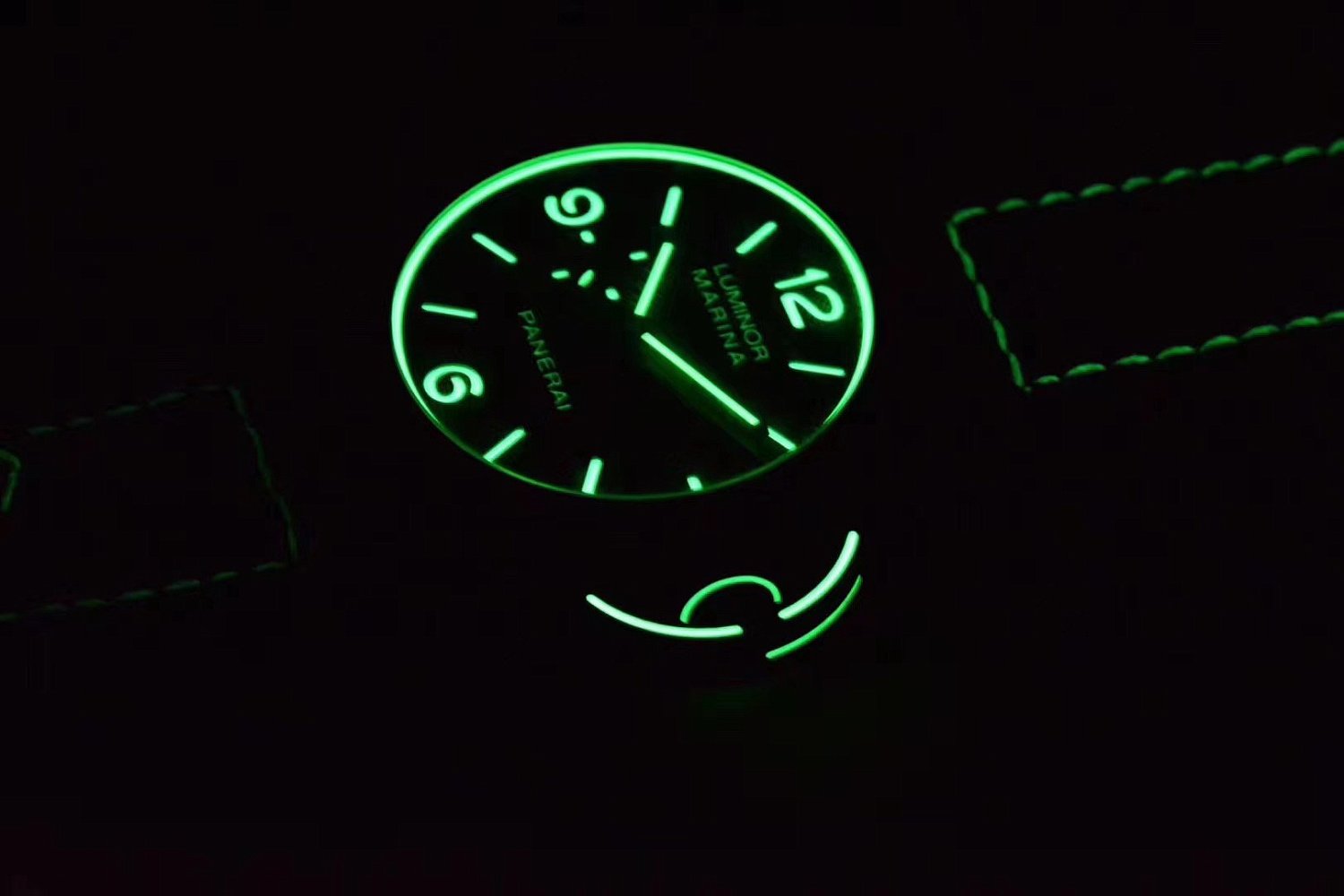 Officine Panerai Luminor Marina Carbotech™ 44mm PAM01118