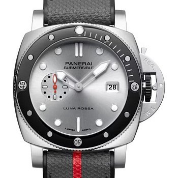 Officine Panerai Submersible QuarantaQuattro Luna Rossa PAM01681
